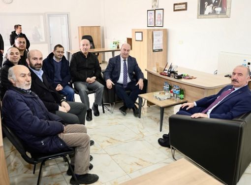 Vali Gazeteciler Cemiyetini ziyaret etti